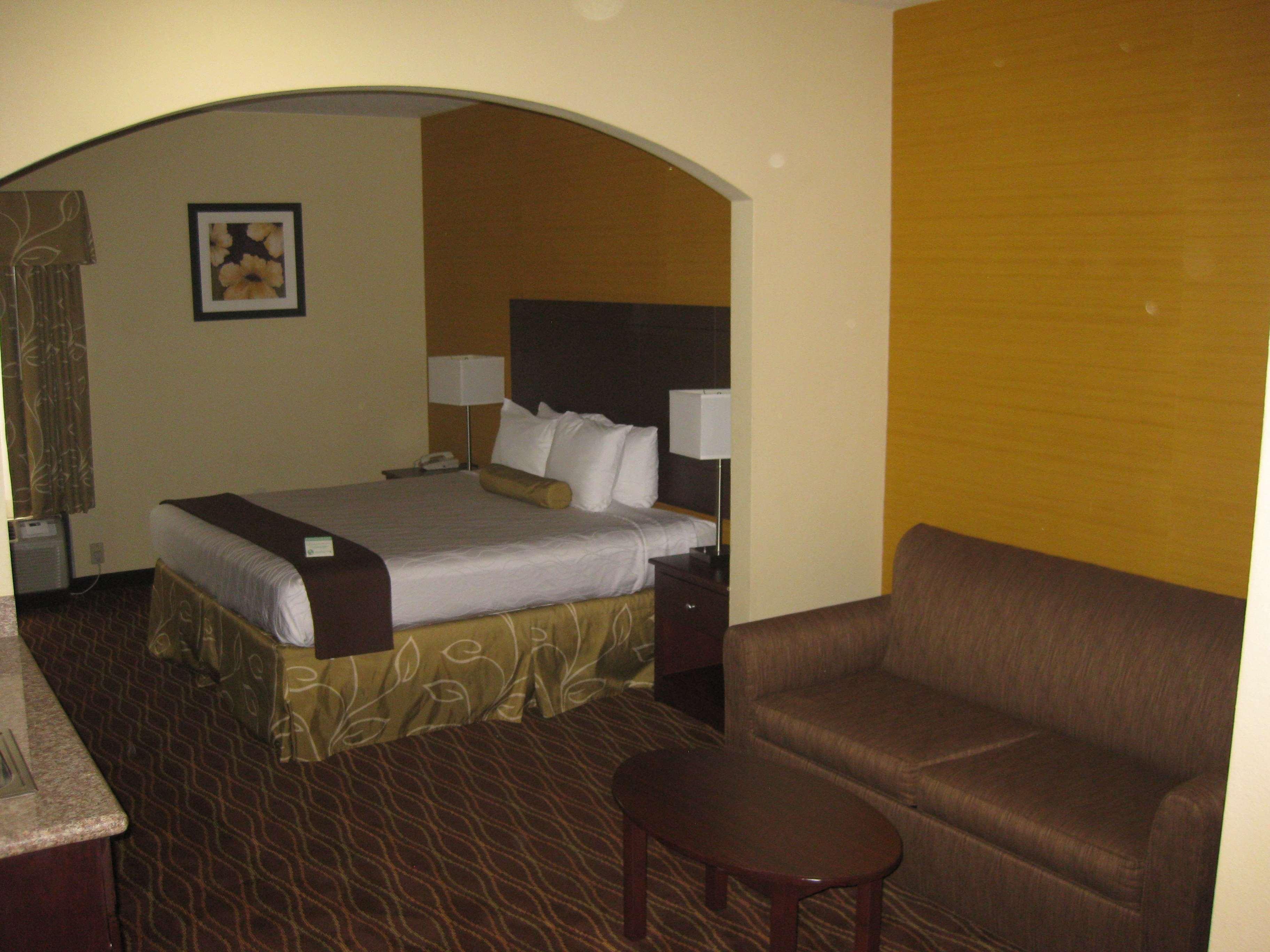 Best Western Plus Springfield Airport Inn Exterior photo
