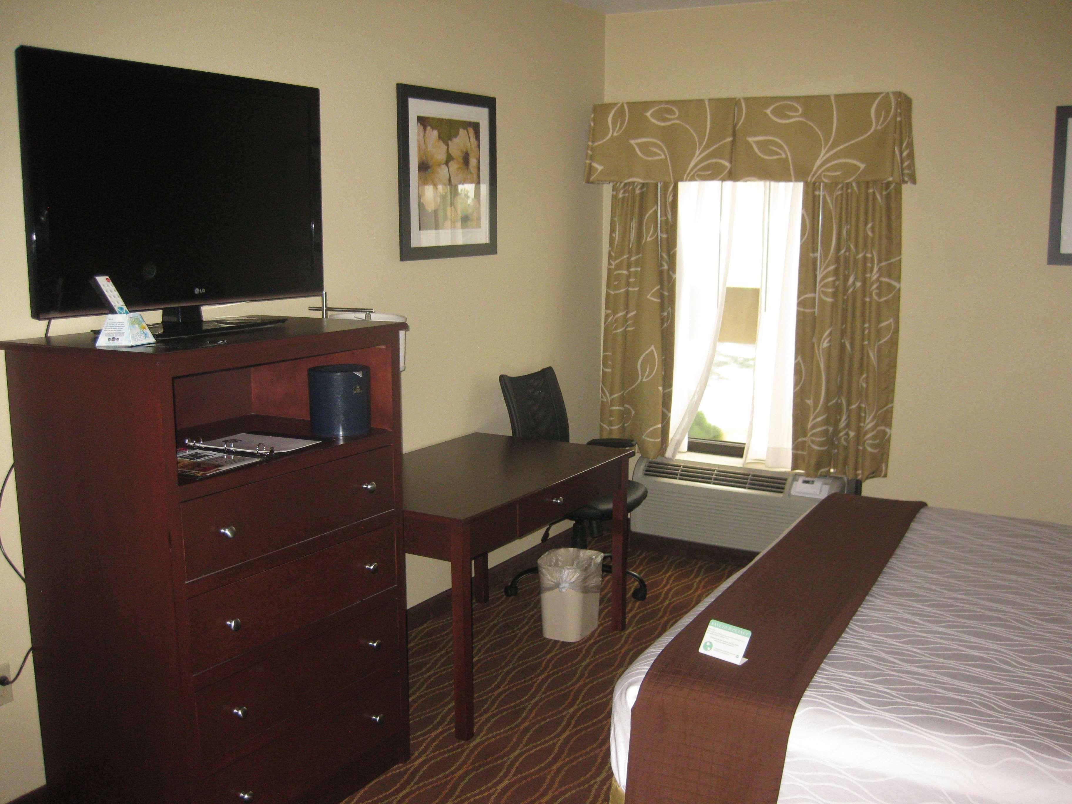 Best Western Plus Springfield Airport Inn Exterior photo