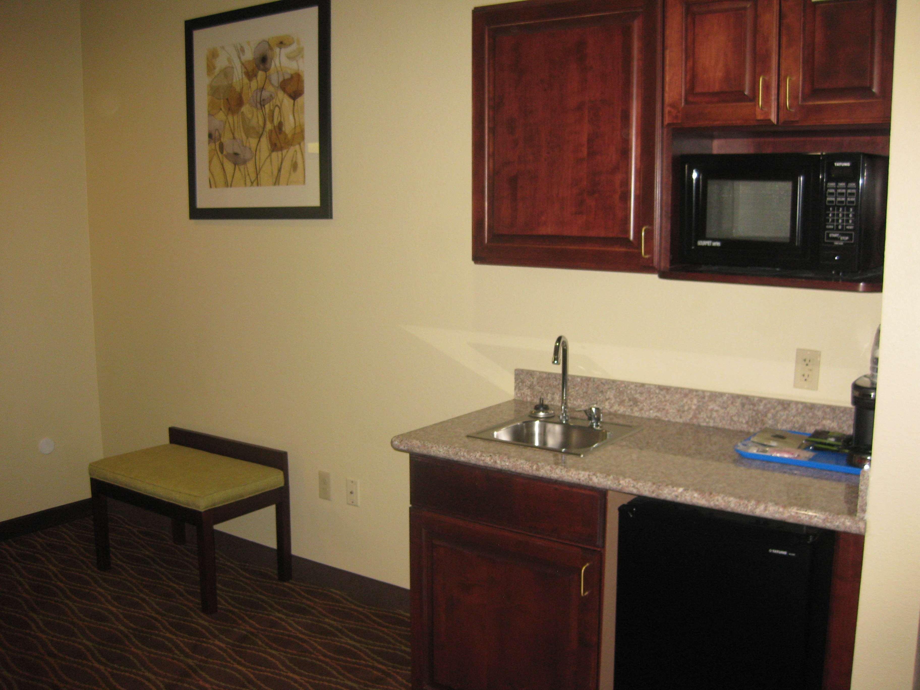 Best Western Plus Springfield Airport Inn Exterior photo