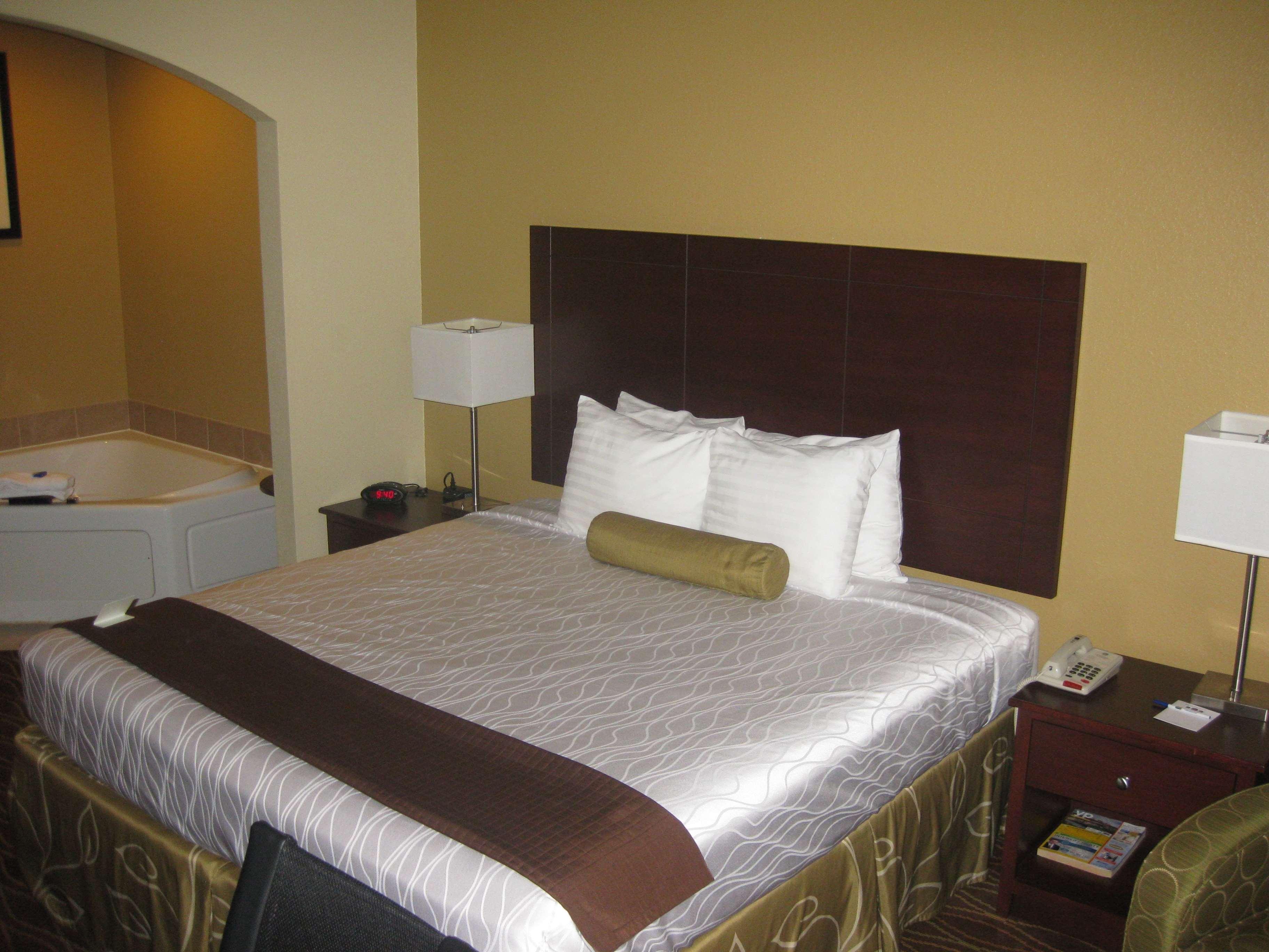 Best Western Plus Springfield Airport Inn Exterior photo