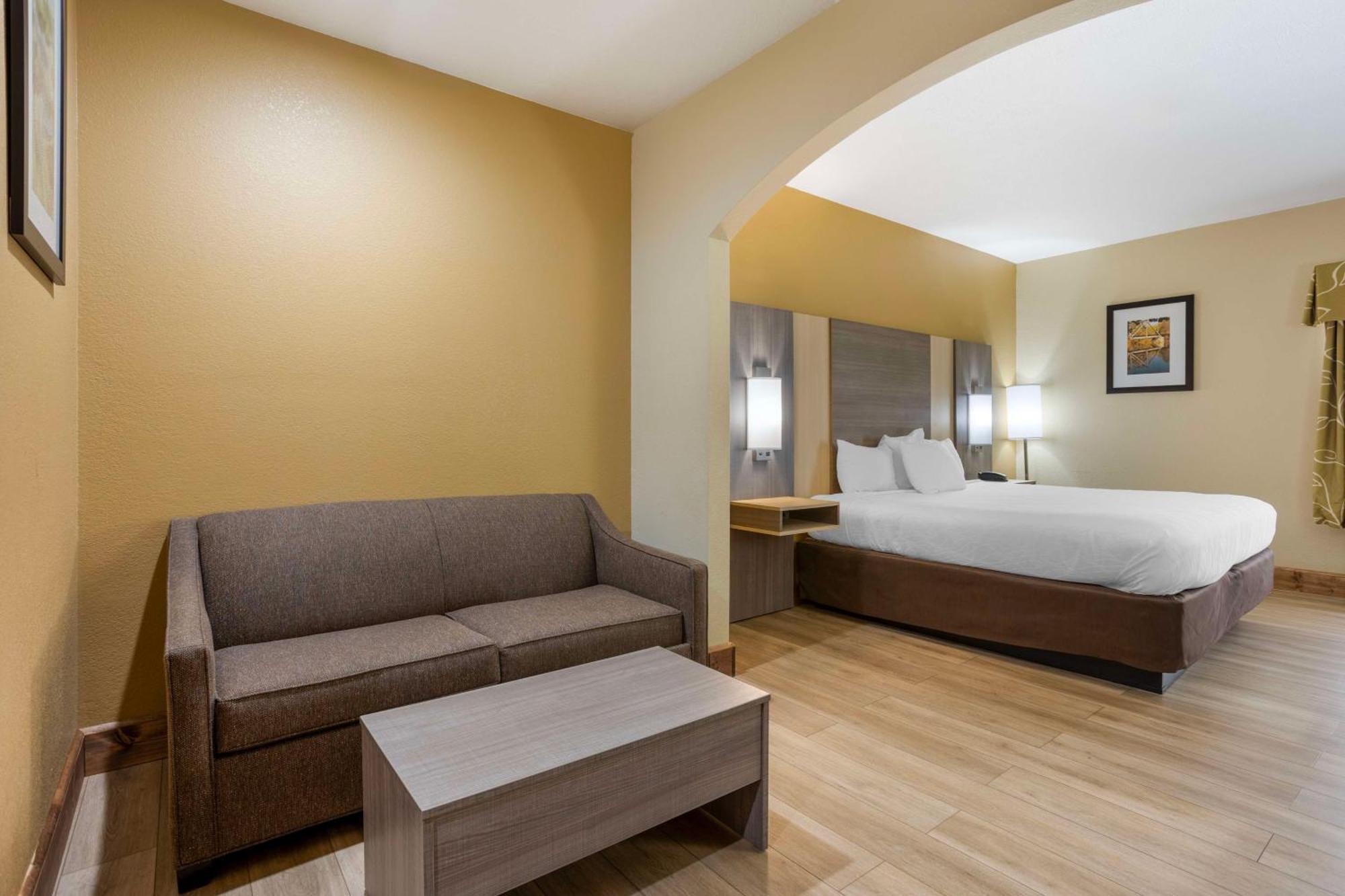 Best Western Plus Springfield Airport Inn Exterior photo