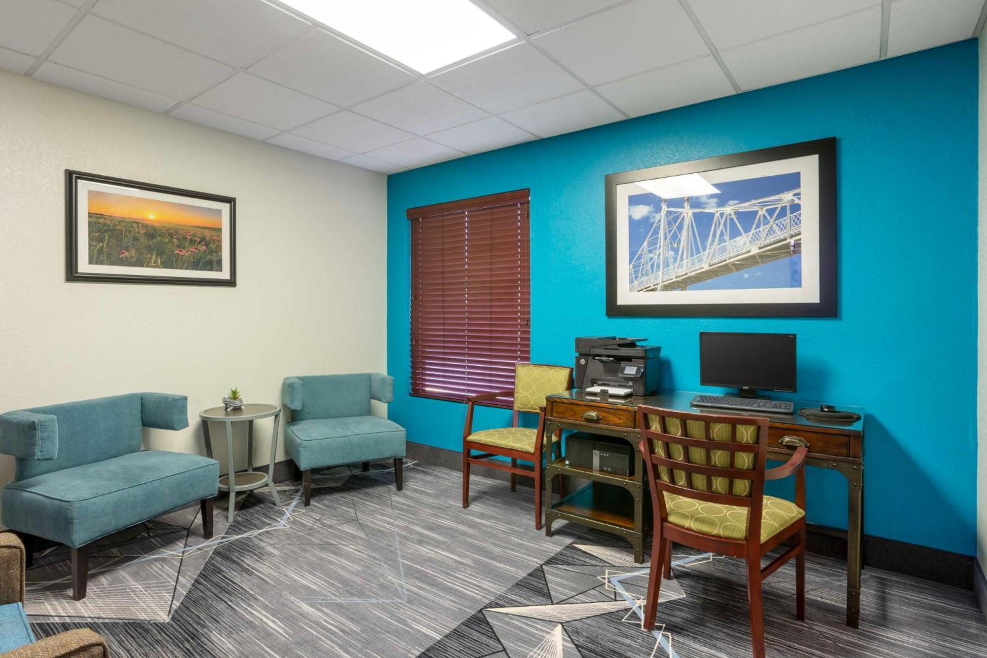 Best Western Plus Springfield Airport Inn Exterior photo