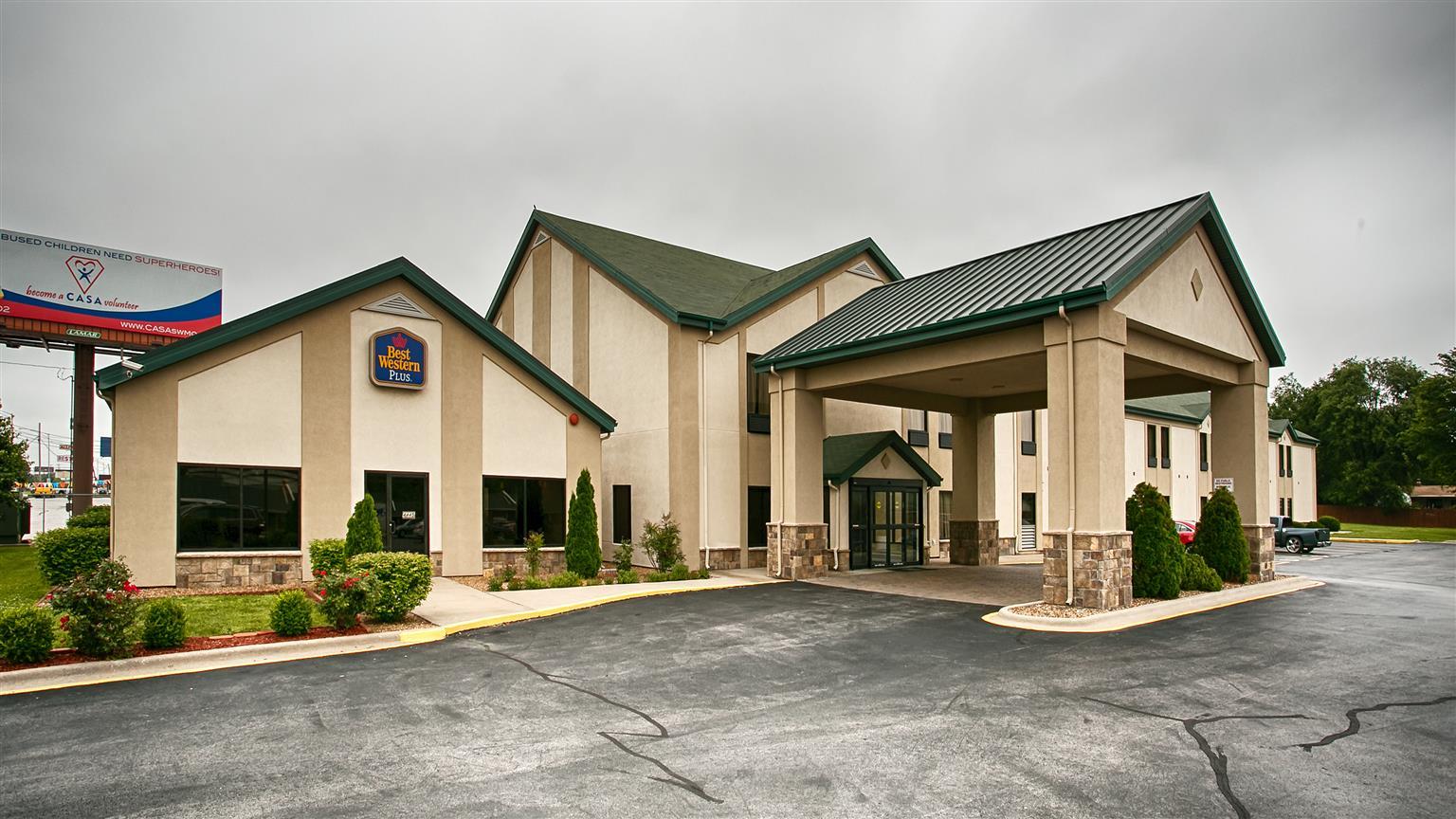 Best Western Plus Springfield Airport Inn Exterior photo