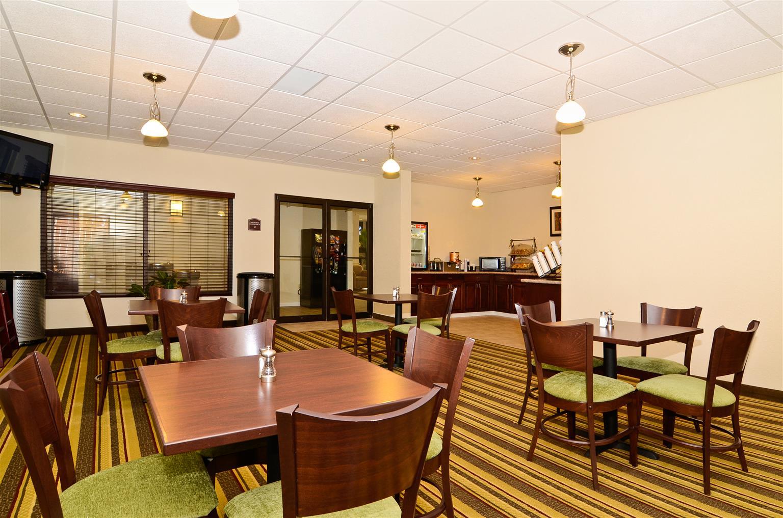 Best Western Plus Springfield Airport Inn Restaurant photo